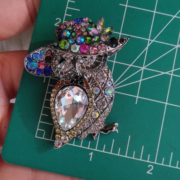 Amazing Rhinestone Owl Brooch - Picture 5 of 5
